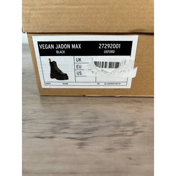 Dr Martens Vegan Jadon Max US Men\'s 5 Women\'s 6 EU 37 Black Oxford- light Try On main image 4